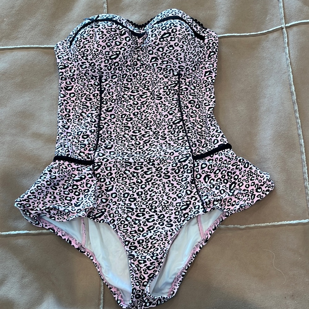 EUC. Betsy Johnson one piece.